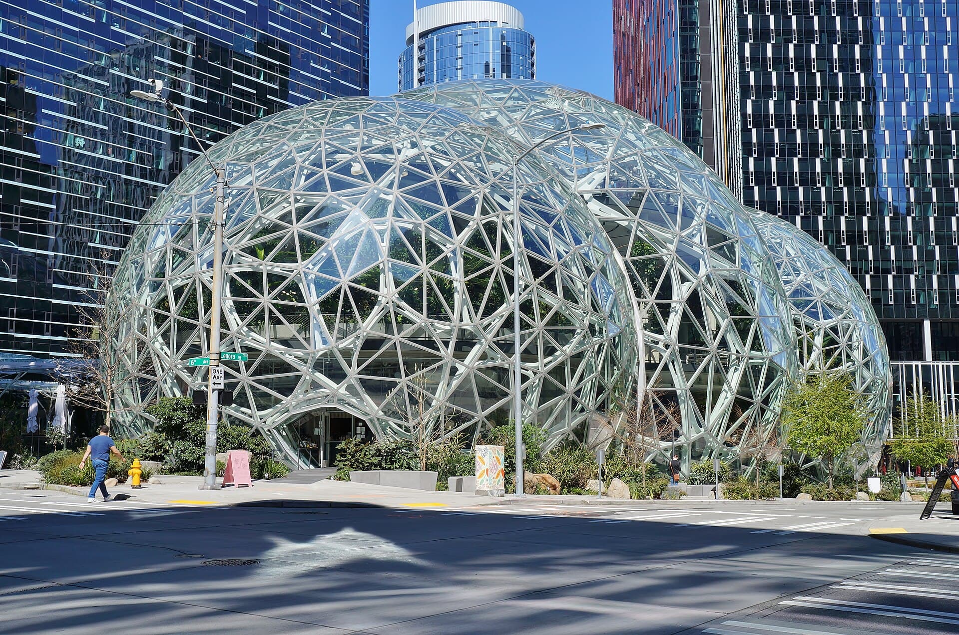 Amazon · Archive photograph, 2020-04-09